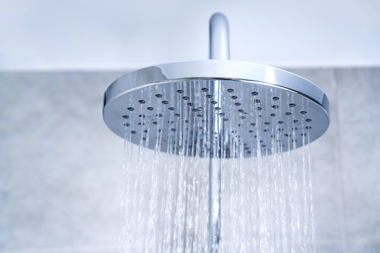 Low-flow showerhead to save water and energy without sacrificing comfort