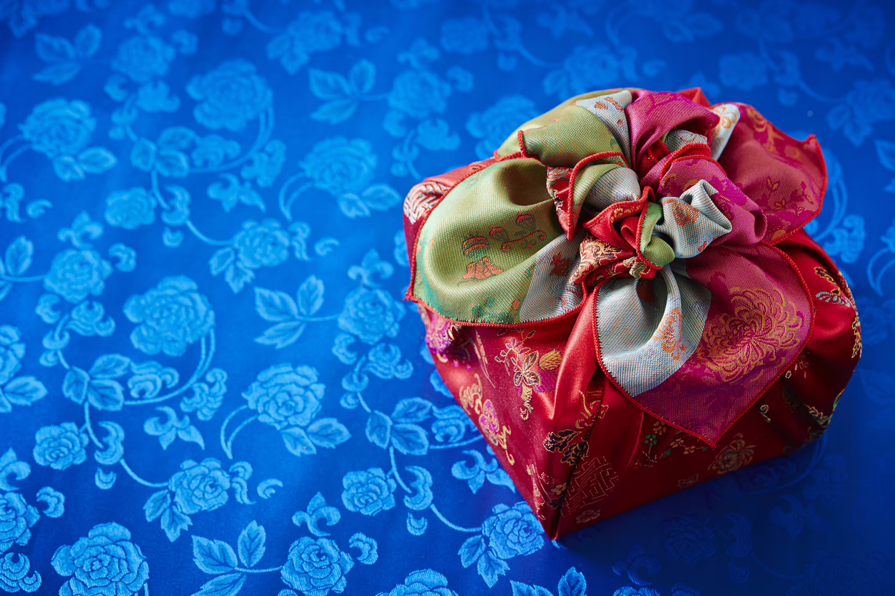 The Ultimate Guide to a Plastic-Free Holiday